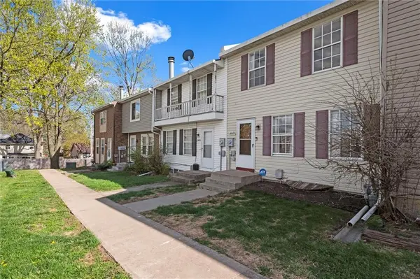 6622 E 128th ST, Grandview, MO 64030