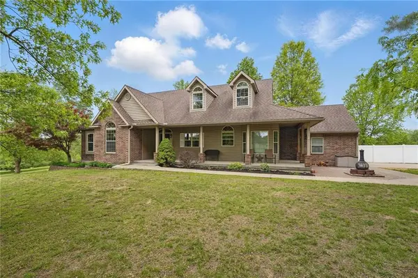 3805 SE Timberlake DR, Holt, MO 64048