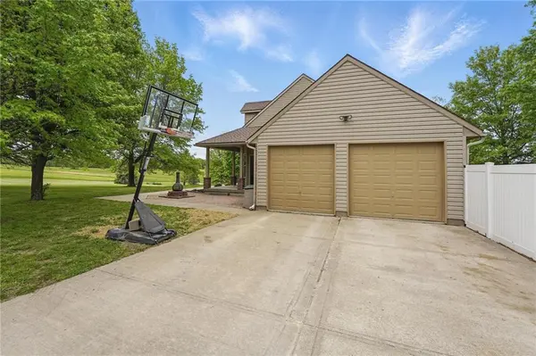 3805 SE Timberlake DR, Holt, MO 64048