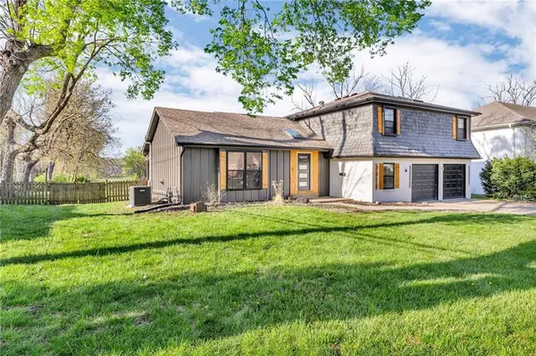 3315 Shady Lane DR, Gladstone, MO 64119