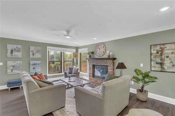 8708 W 113TH ST, Overland Park, KS 66210