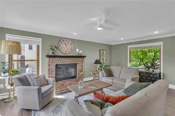 8708 W 113TH ST, Overland Park, KS 66210