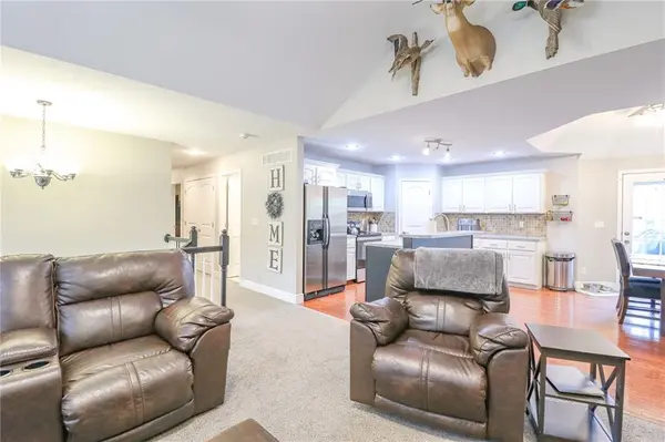 1215 Nottingham DR, Warrensburg, MO 64093