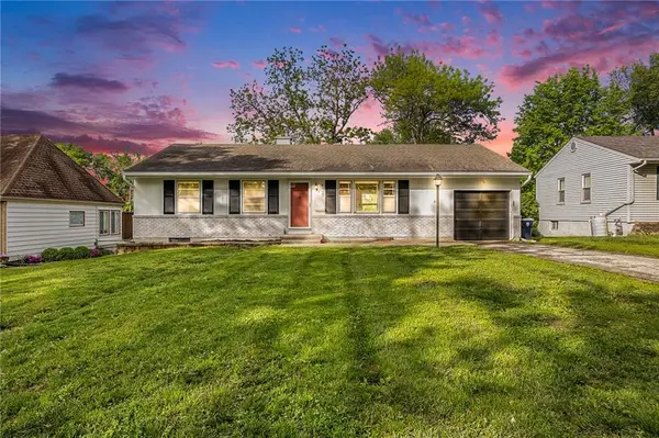9110 Western Hills RD, Kansas City, MO 64114