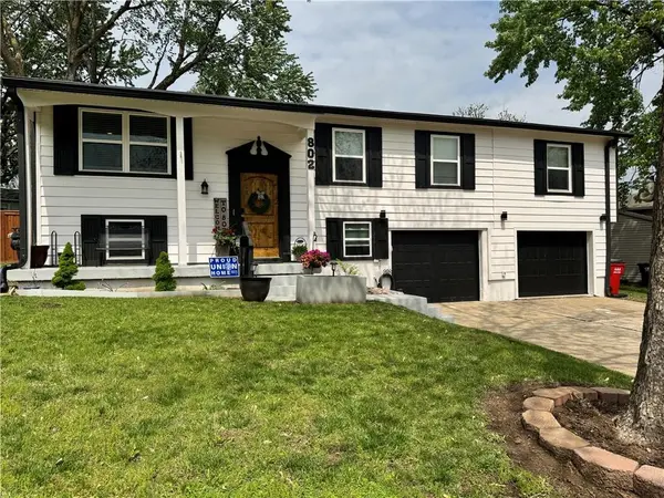 802 N Susquehanna RDG, Independence, MO 64056