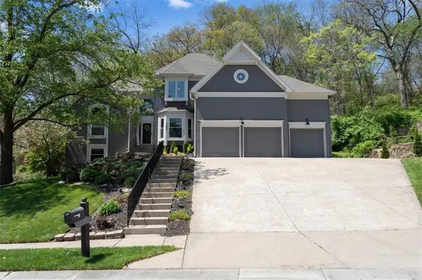 7600 N Chestnut AVE, Gladstone, MO 64119