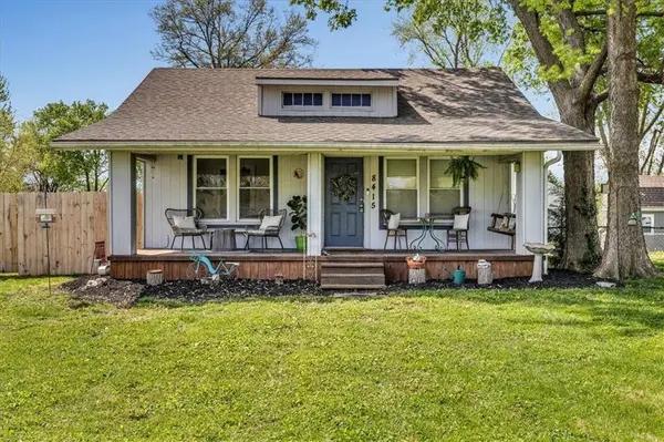 8415 W 47th ST, Overland Park, KS 66203