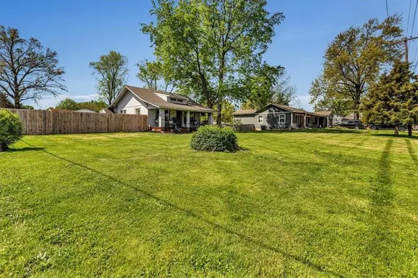 8415 W 47th ST, Overland Park, KS 66203