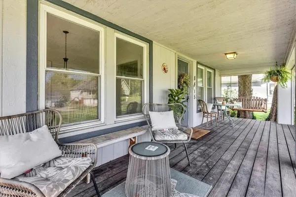8415 W 47th ST, Overland Park, KS 66203