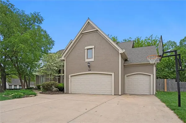 13130 Slater ST, Overland Park, KS 66213