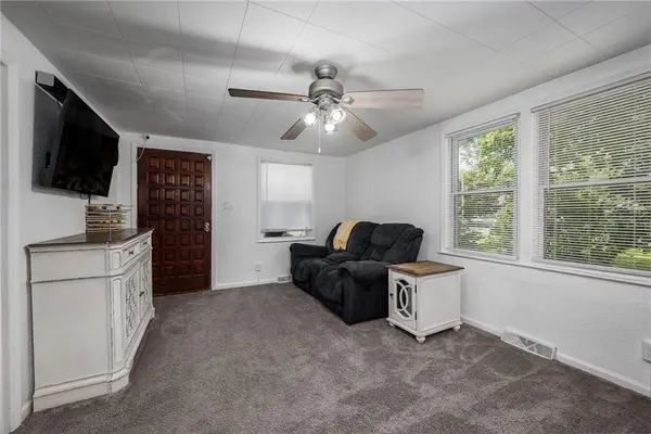 605 Newton ST, Edwardsville, KS 66111
