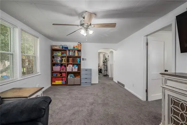 605 Newton ST, Edwardsville, KS 66111