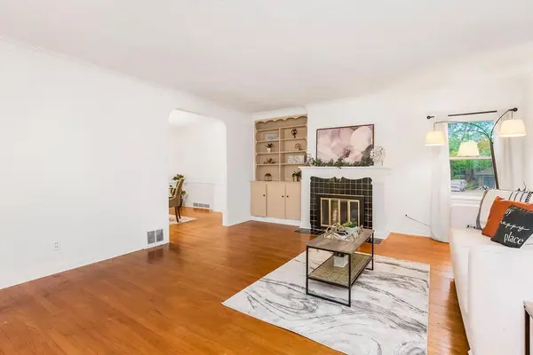 9301 E 64th TER, Raytown, MO 64133