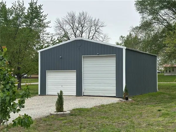 103 E North ST, Coffey, MO 64636
