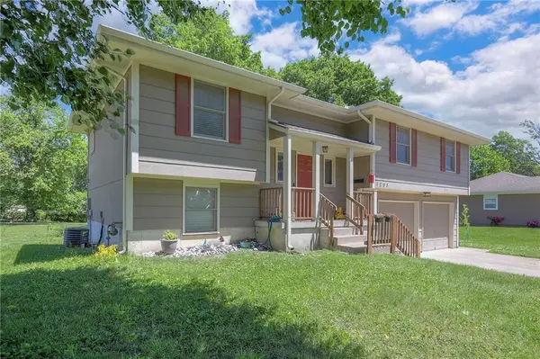 1208 Jones AVE, Grandview, MO 64030
