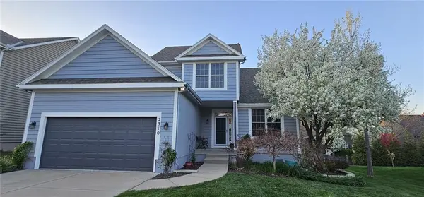 2310 W Forest DR, Olathe, KS 66061