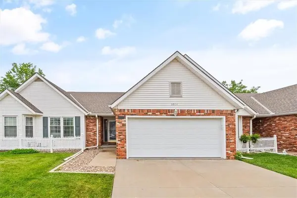 3904 Wellington DR, St Joseph, MO 64506