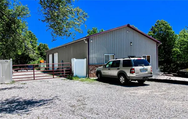 4000 S 7 HWY, Blue Springs, MO 64014
