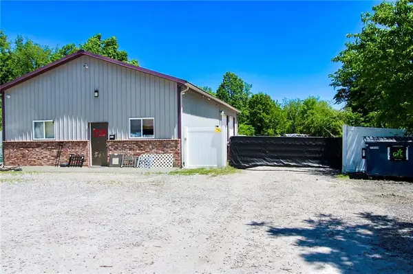 4000 S 7 HWY, Blue Springs, MO 64014
