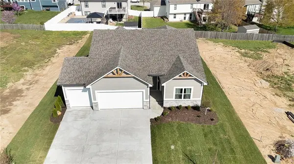 2348 NE Colonnade AVE, Blue Springs, MO 64029