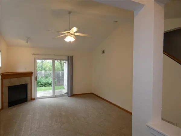 3422 Morning Dove CIR, Lawrence, KS 66049