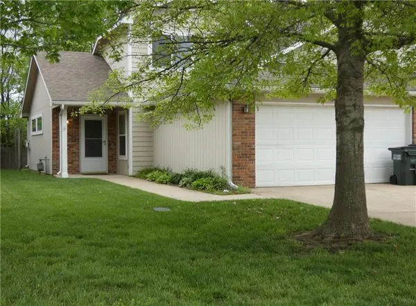 3422 Morning Dove CIR, Lawrence, KS 66049