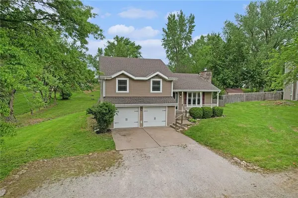 15 Baber CIR, Camden Point, MO 64018