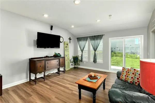 2134 SW Osage DR, Lee's Summit, MO 64082