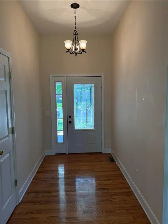 12 Chadwick LN, Country Club, MO 64506