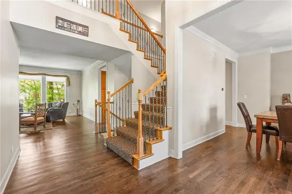 10360 Magnolia LN, Parkville, MO 64152