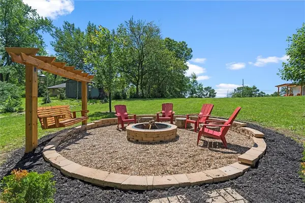 435 NE Post Oak LN, Oakwood, MO 64118