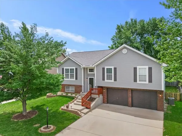 3012 Garland ST, Leavenworth, KS 66048