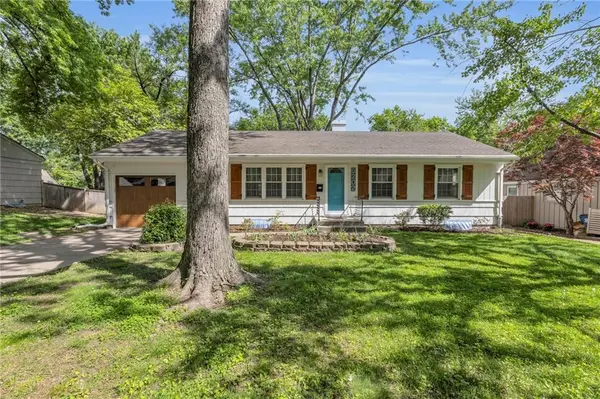 6202 W 76th TER, Prairie Village, KS 66208