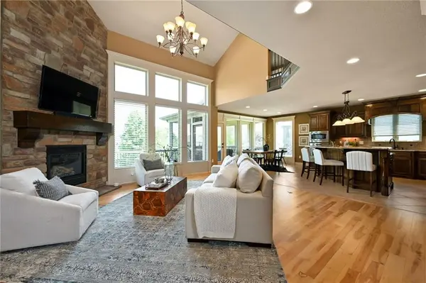 16817 Goddard ST, Overland Park, KS 66221