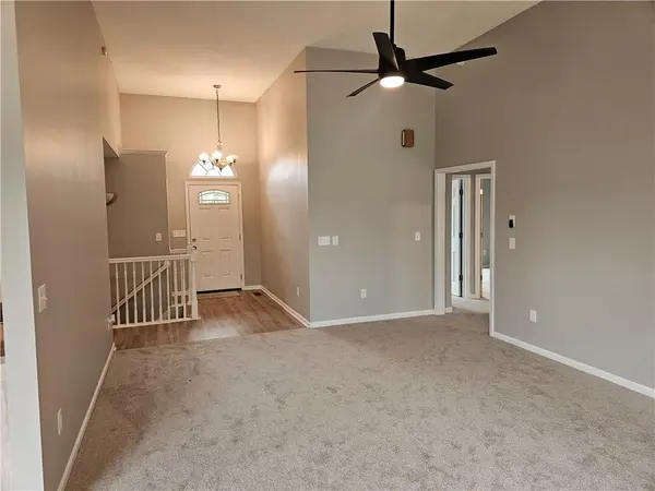 1309 Thomas DR, Louisburg, KS 66053