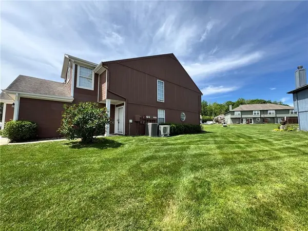 5562 Moonlight Meadow DR, Lee's Summit, MO 64064