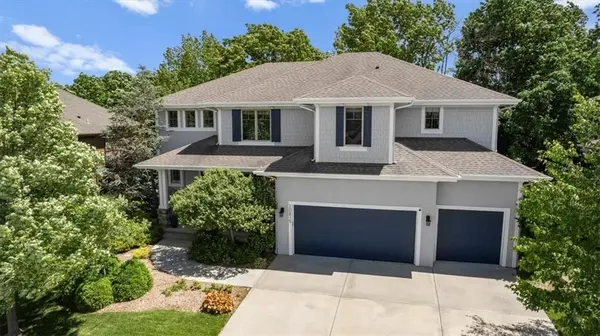 20815 W 68TH ST, Shawnee, KS 66218