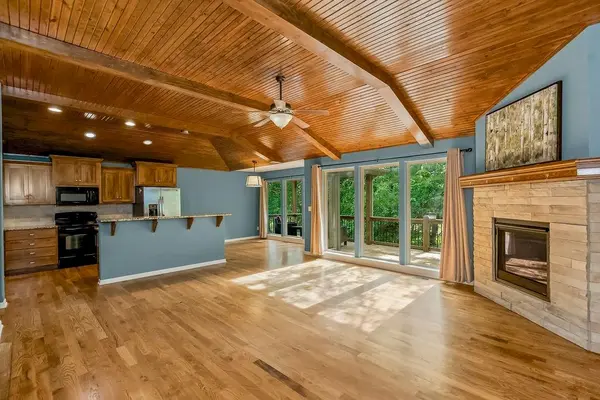 304 Summerfield DR, Louisburg, KS 66053
