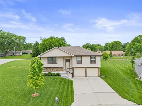 4700 E 136th CT, Grandview, MO 64030