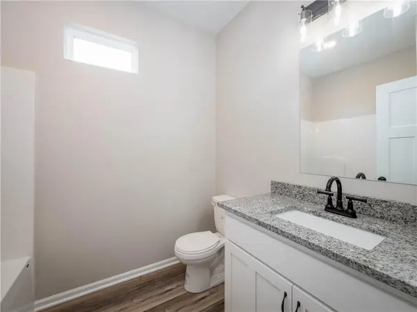 1313 N White Oaks LN, Oak Grove, MO 64075
