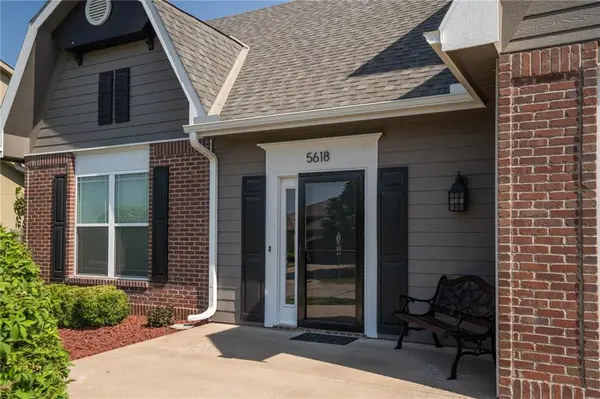 5618 Silverstone DR, Lawrence, KS 66049