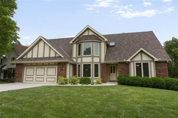 709 Kingston DR, Liberty, MO 64068
