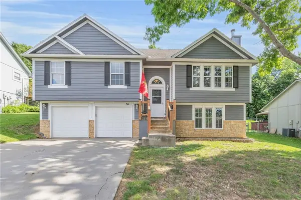 311 SW 24th TER, Oak Grove, MO 64075