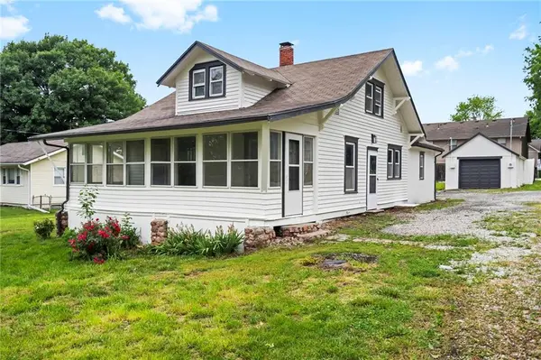312 2nd ST, Ferrelview, MO 64163