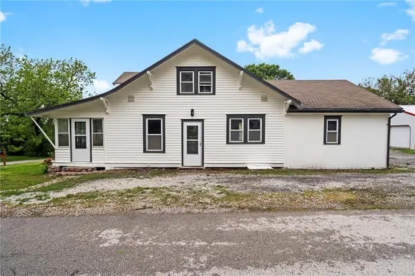 312 2nd ST, Ferrelview, MO 64163