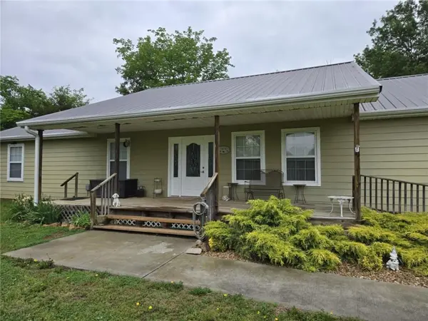 8674 S 300 RD, Richards, MO 64778