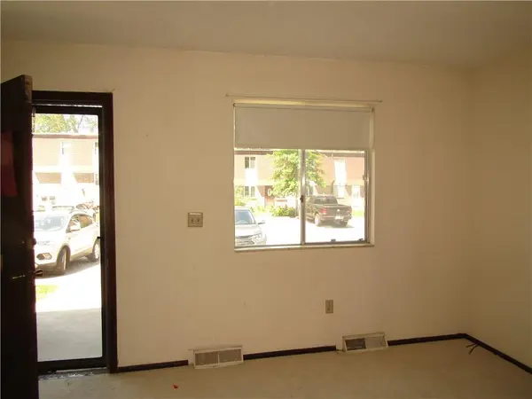 9921 W 52nd ST, Merriam, KS 66203