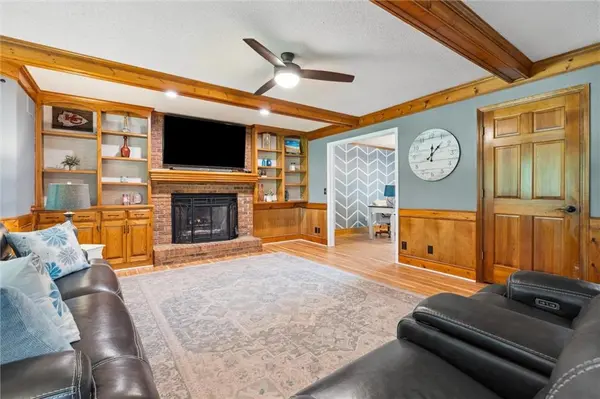 1471 E Orleans DR, Olathe, KS 66062