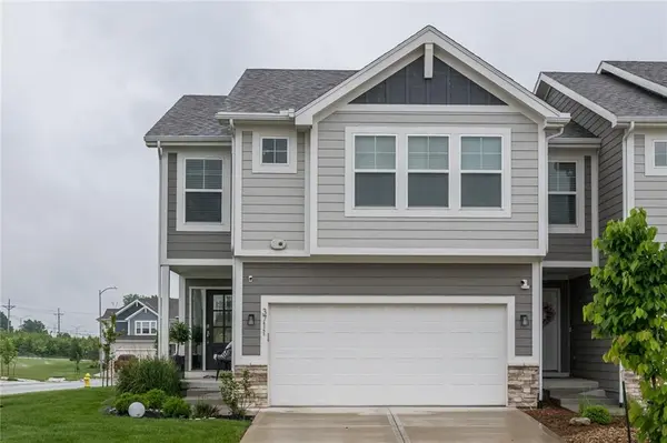 3711 SW Maryville PL, Lee's Summit, MO 64082