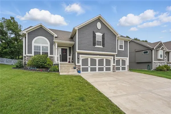 1106 E 14th ST, Kearney, MO 64060